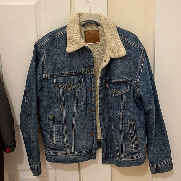 Levi’s jean jacket with Sherpa lining - Picture 1 of 2
